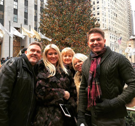 Shaun Kraisman with his parents and sister, enjoying a happy life. 